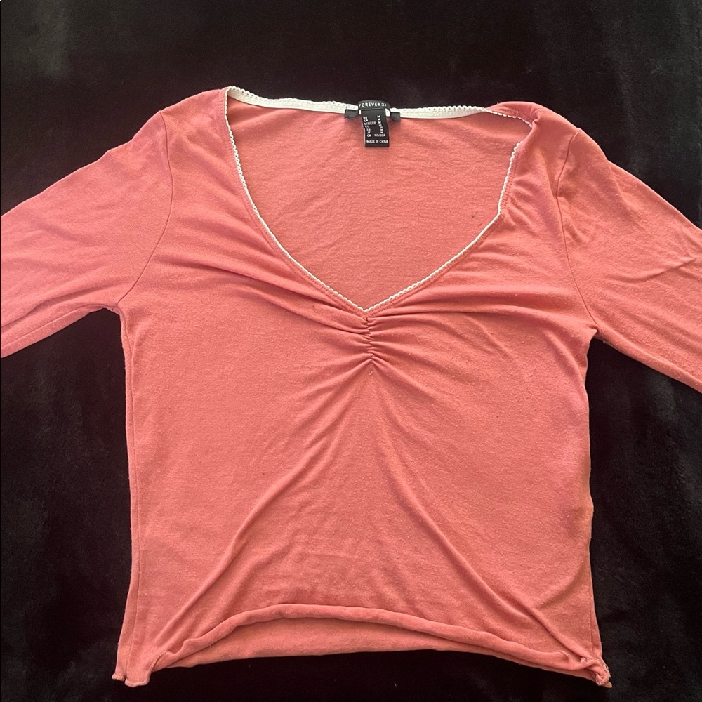 pink top